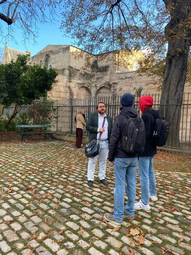 If you're hesitating between Paris and Rome ... Why not both ? (in Paris !)